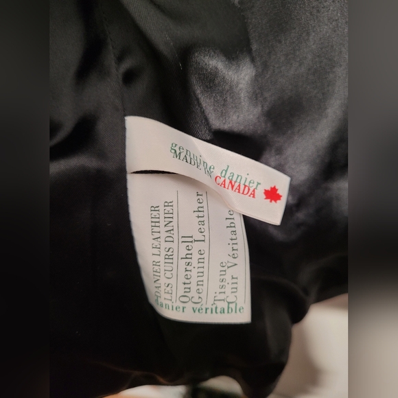 Vintage Danier leather moto jacket with zipper detail - Picture 7 of 8